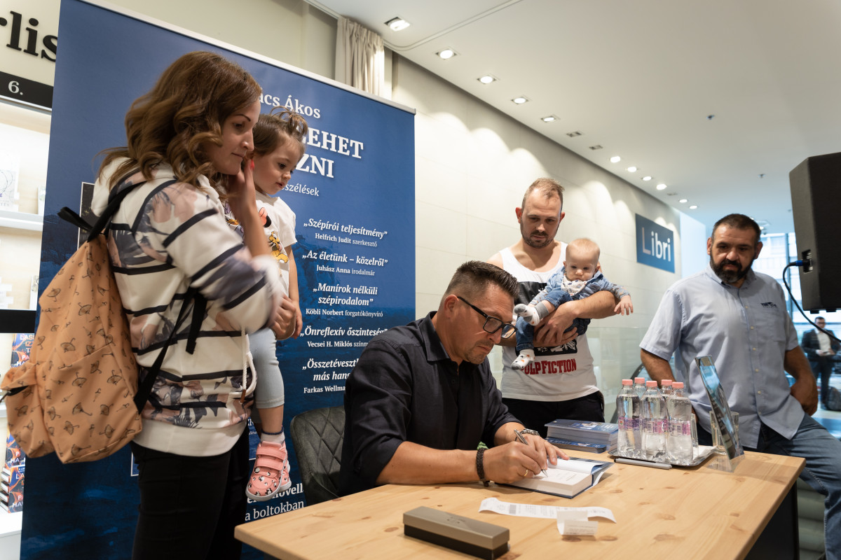 2019.09.29., Sajtótájékoztató és dedikálás - 44